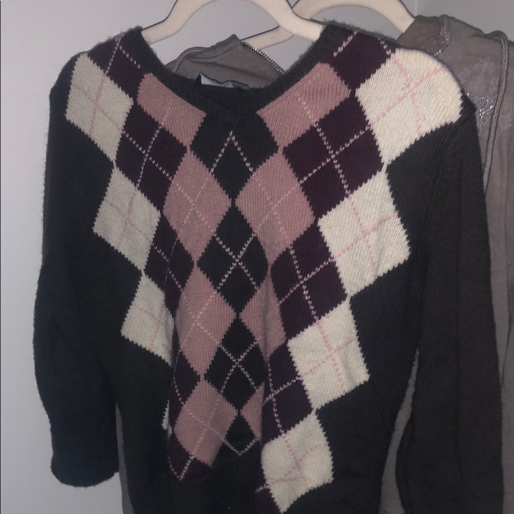 Hillard & Hanson Black and Pink Argyle Crew Neck Sweater
